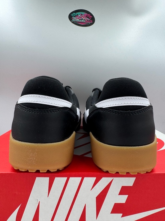 Athletic_Shoes